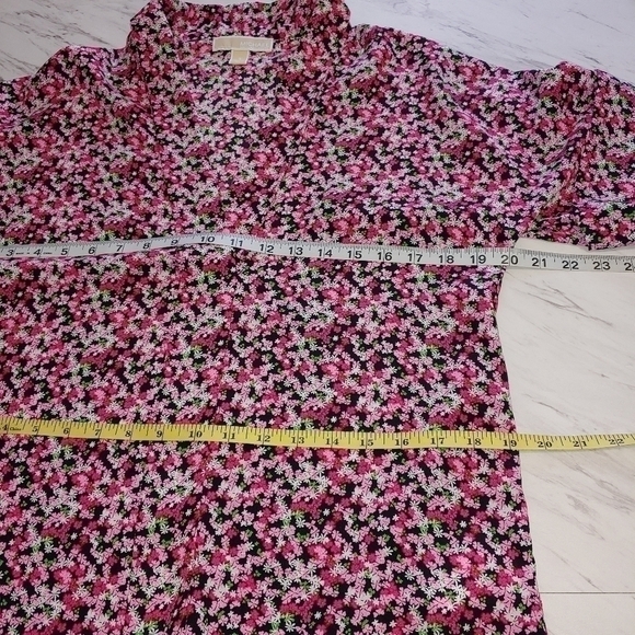 Michael Kors Pink floral top - Picture 7 of 7
